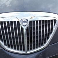 GRIGLIA ANTERIORE LANCIA Thesis 1Â° Serie (02>)