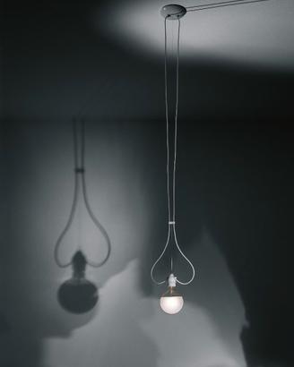 Lampada a sospensione Ingo Maurer modello Savoie