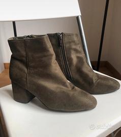 Stivaletti in camoscio Tata