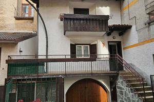 Casa Indipendente a Taceno