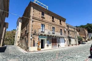 3 LOCALI A BELMONTE CALABRO