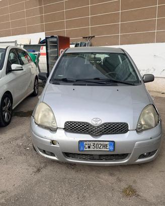 TOYOTA Yaris 1.0i 16V cat 3 porte