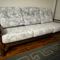 divano e poltrona in legno