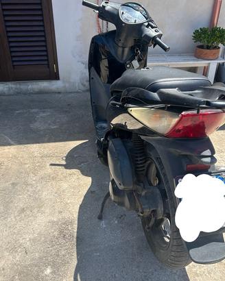 Sh 125 2008,800€ tratibili