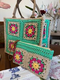 Pochette ricamata a mano