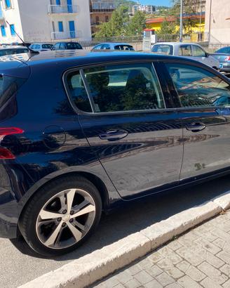Peugeot 308 BlueHDI 99cv