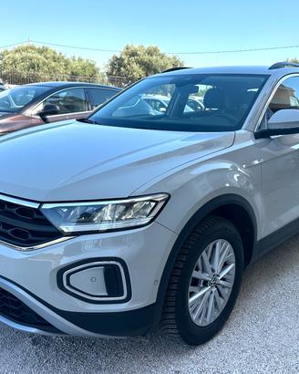 Volkswagen T-Roc 2.0 TDI 116cv 2023 Best Price