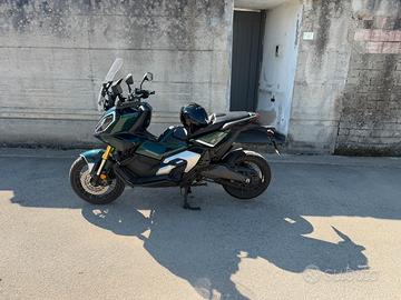 X - ADV 750