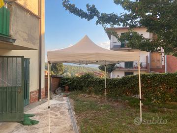 Gazebo + 3 tavoli da mercato