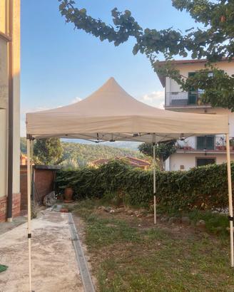 Gazebo + 3 tavoli da mercato