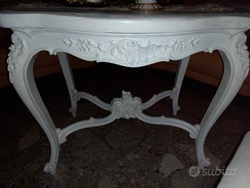 tavolo / tavolino antichissimo