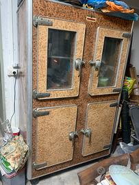 Cella frigo ghiacciaia antica