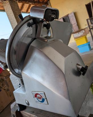 Affettatrice professionale NOAW lama 30cm