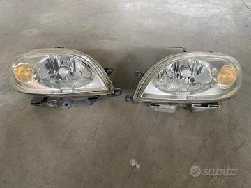 Saxo Vts fanali anteriori completi di profili