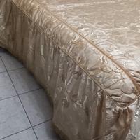 Copriletto matrimoniale dorato