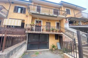 Labico: villino a schiera centrale