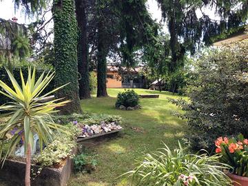 Camera singola in villa con giardino