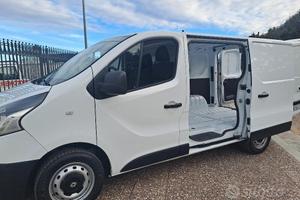 Renault trafic doppia porta laterale km105000 2019