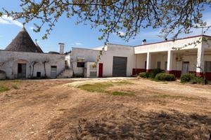 Masseria su SP 56 Martina Franca-Noci