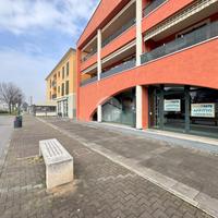 NEGOZIO A TRAVAGLIATO