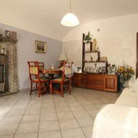 CASA SEMINDIPENDENTE A ALICE CASTELLO