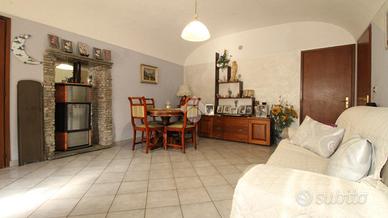 CASA SEMINDIPENDENTE A ALICE CASTELLO