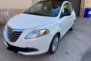 Lancia Ypsilon 1.3 MJT 16V platino tetto apribile
