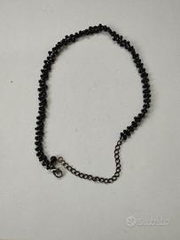collana girocollo di perline nere