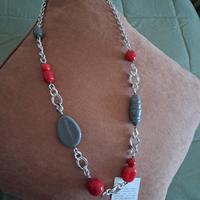 Collana con catena e pietre