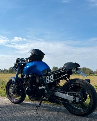 Kawasaki zr7 cafe race