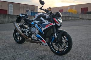 bmw m1000r