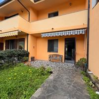 Villetta a schiera con cortile