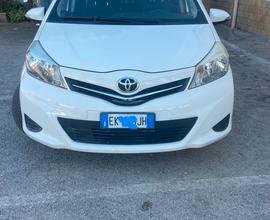 Toyota yaris 1.0 5 porte