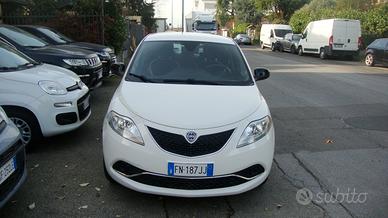 Lancia Ypsilon 1.2 69 CV 5 porte Gold