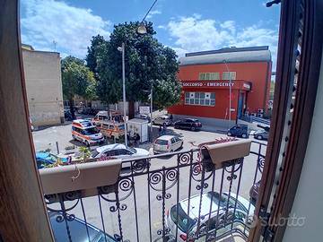 Davanti pronto soccorso Policlinico Palermo