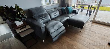 Divano in pelle scamosciata