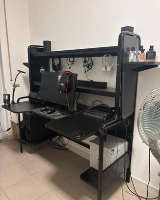 Scrivania megan ikea