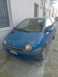  Renault Twingo .anno 2002. tenuto bene 