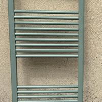 Scaldasalviette idraulico colore verde glauco