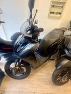 Honda SH 150 anno 2024 con 8000km da VALERIANOMOTO
