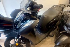 Honda SH 150 anno 2023 con 8000km da VALERIANOMOTO