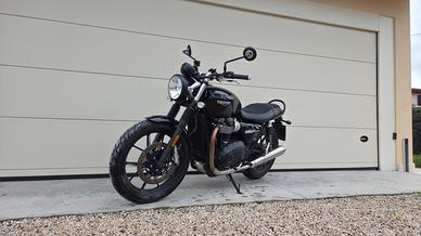 Triumph Street Twin 900 A2