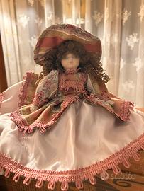 Bambolina di porcellana vintage