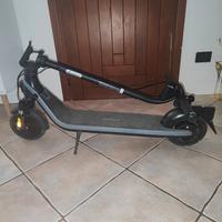 Monopattino Ninebot e2