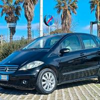 Mercedes-benz A 200 DIESEL - CAMBIO AUTOMATICO NEO