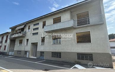 Rif. 500 - intero contesto privato con 3 appartame