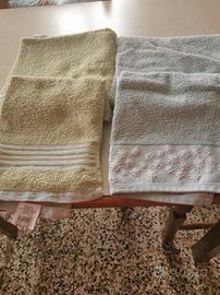2 coppie asciugamani 
