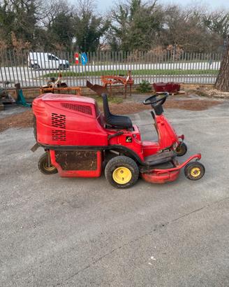 Trattorino tagliaerba