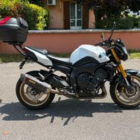 Yamaha FZ8 Ohlins Akrapovic appena tagliandata