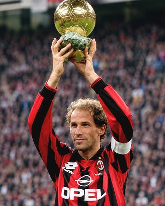 fotografia baresi pallone d'oro alla carriera 